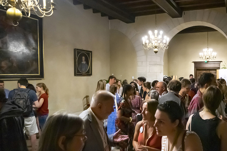 Cocktail dinatoire dans la salle marca du Parlement de Navarre